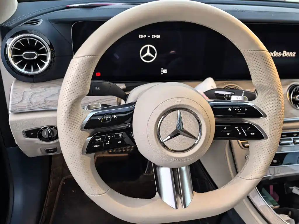 Mercedes-Benz E-Class (Import) — миниатюра 7