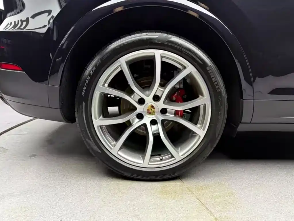 Porsche Cayenne — миниатюра 9