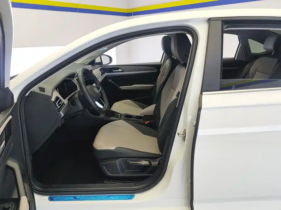 Volkswagen Lavida — миниатюра 9