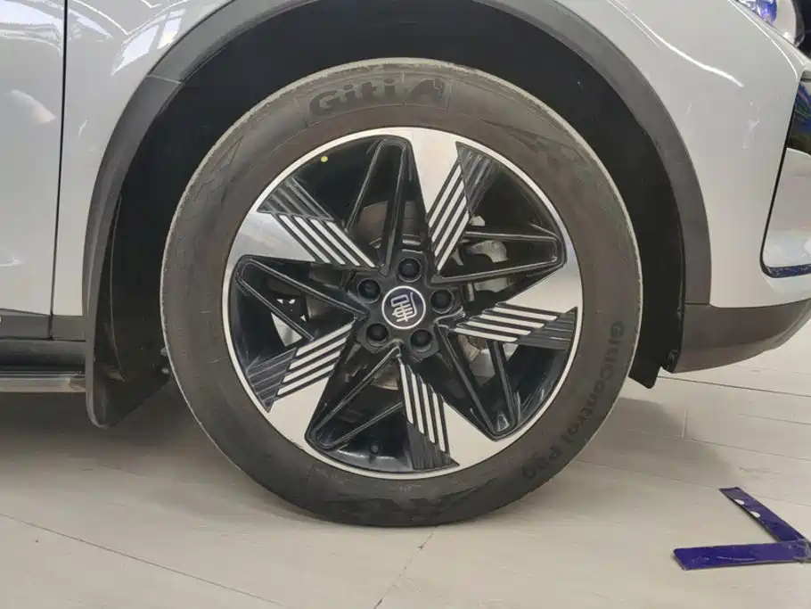 BYD Tang DM - фото 6