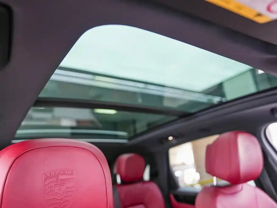Porsche Cayenne — миниатюра 13