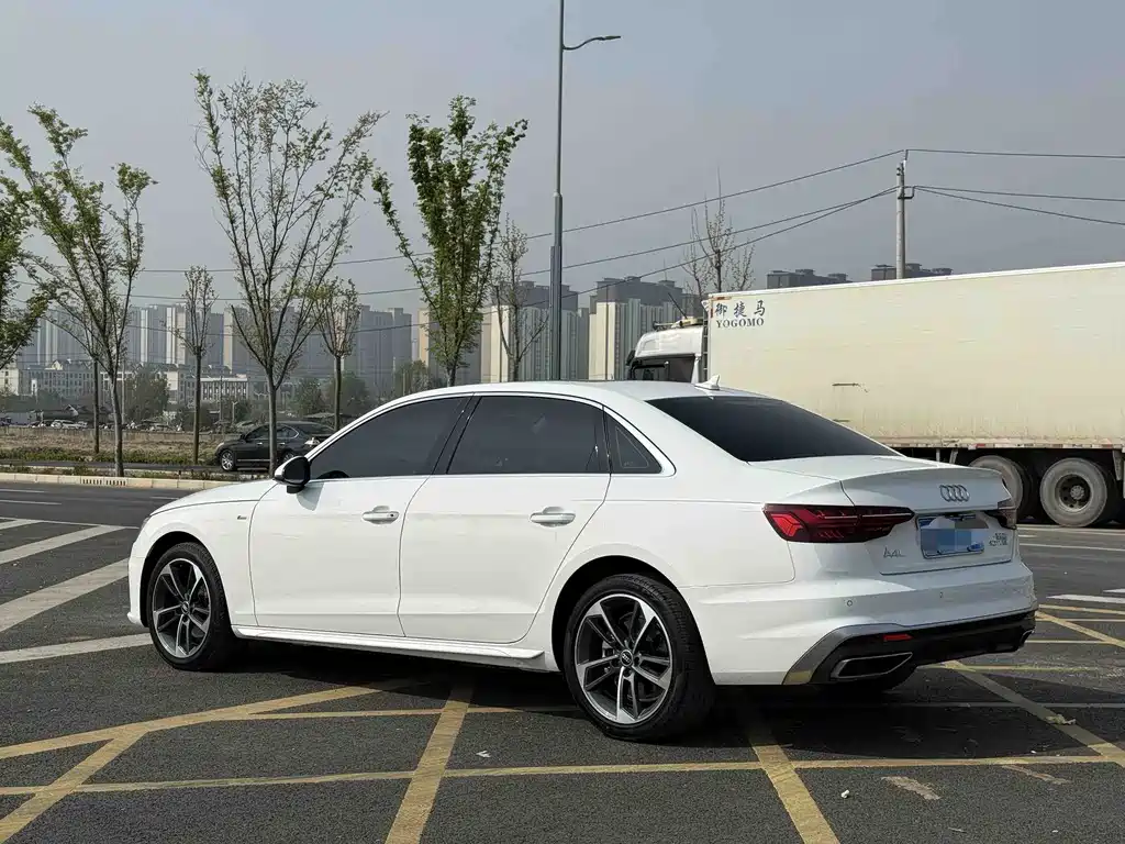 Audi A4L 2023 40 TFSI Fashion