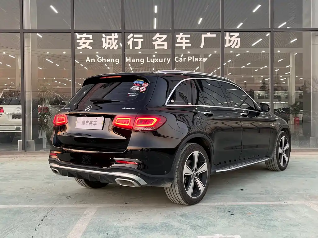 MERCEDES-BENZ GLC