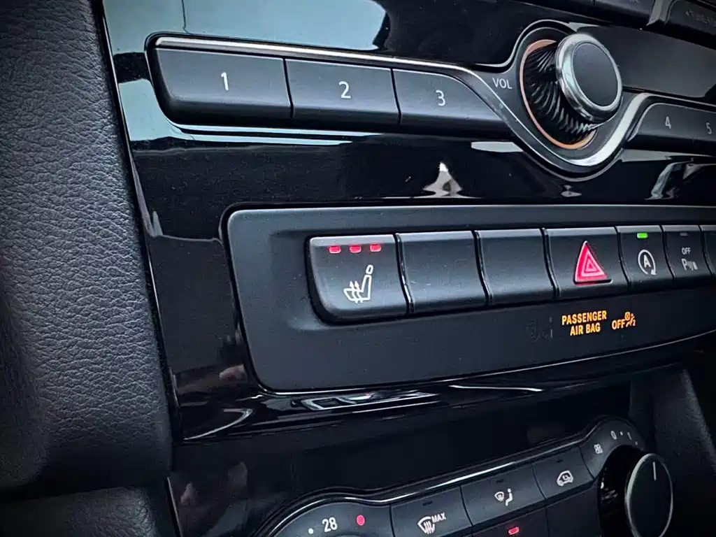 Infiniti QX30 — миниатюра 14
