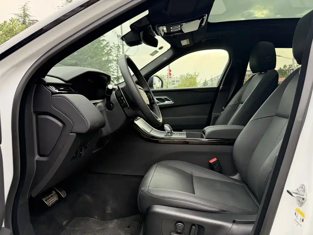Land Rover Range Rover Velar 2025 Dynamic SE