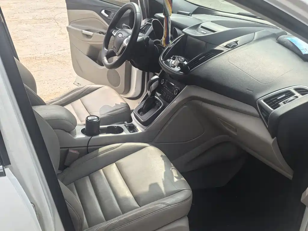 Ford Kuga — миниатюра 11