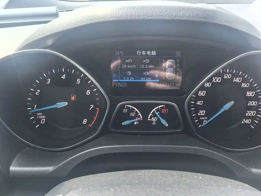 Ford Kuga — миниатюра 7