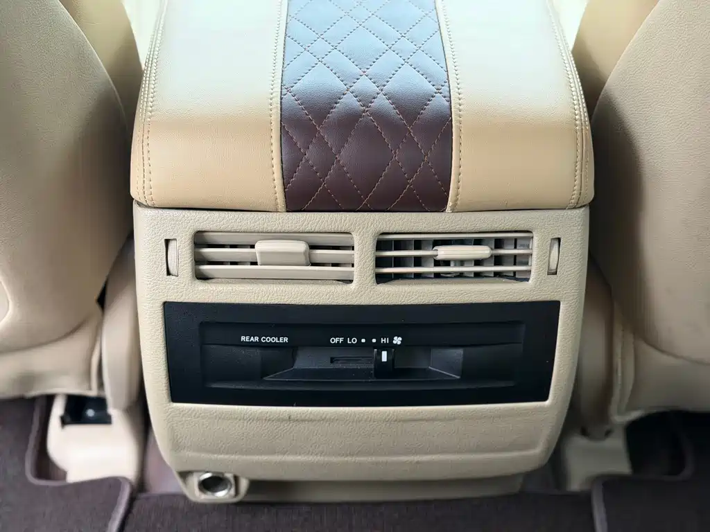 Toyota Land Cruiser — миниатюра 9