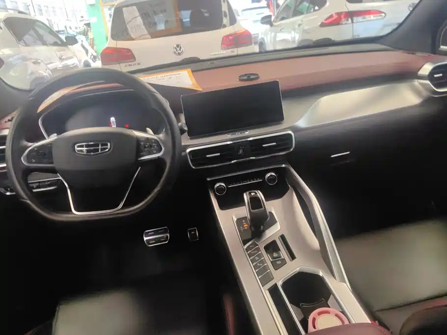 Geely Binyue — миниатюра 12