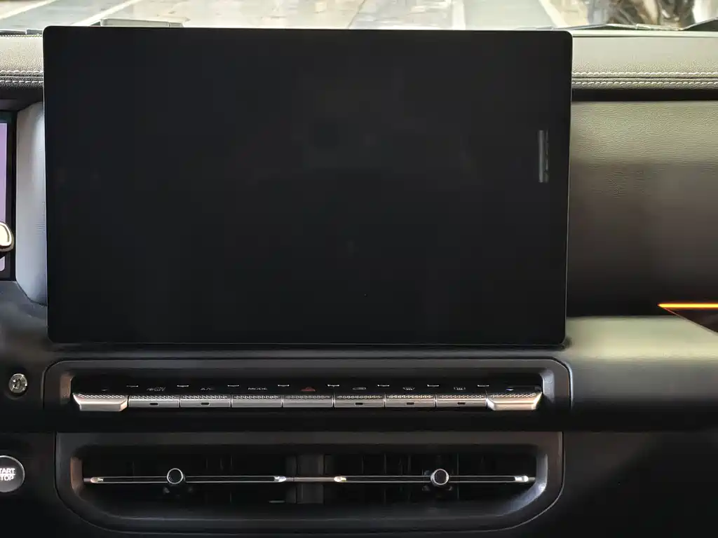 TANK TANK 300 NEW ENERGY