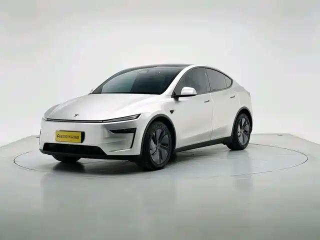 Tesla Model Y 2025