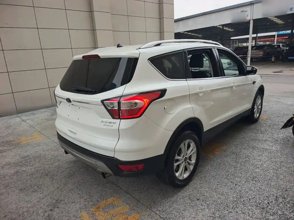 Ford Kuga — миниатюра 7