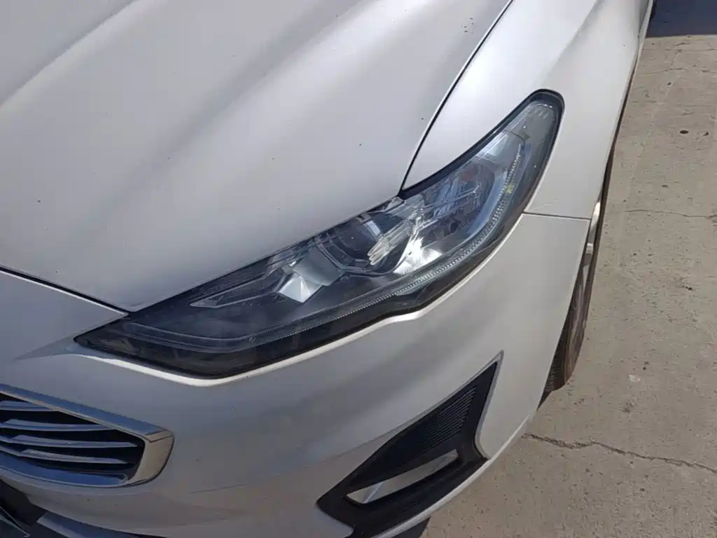 Ford Mondeo — миниатюра 24