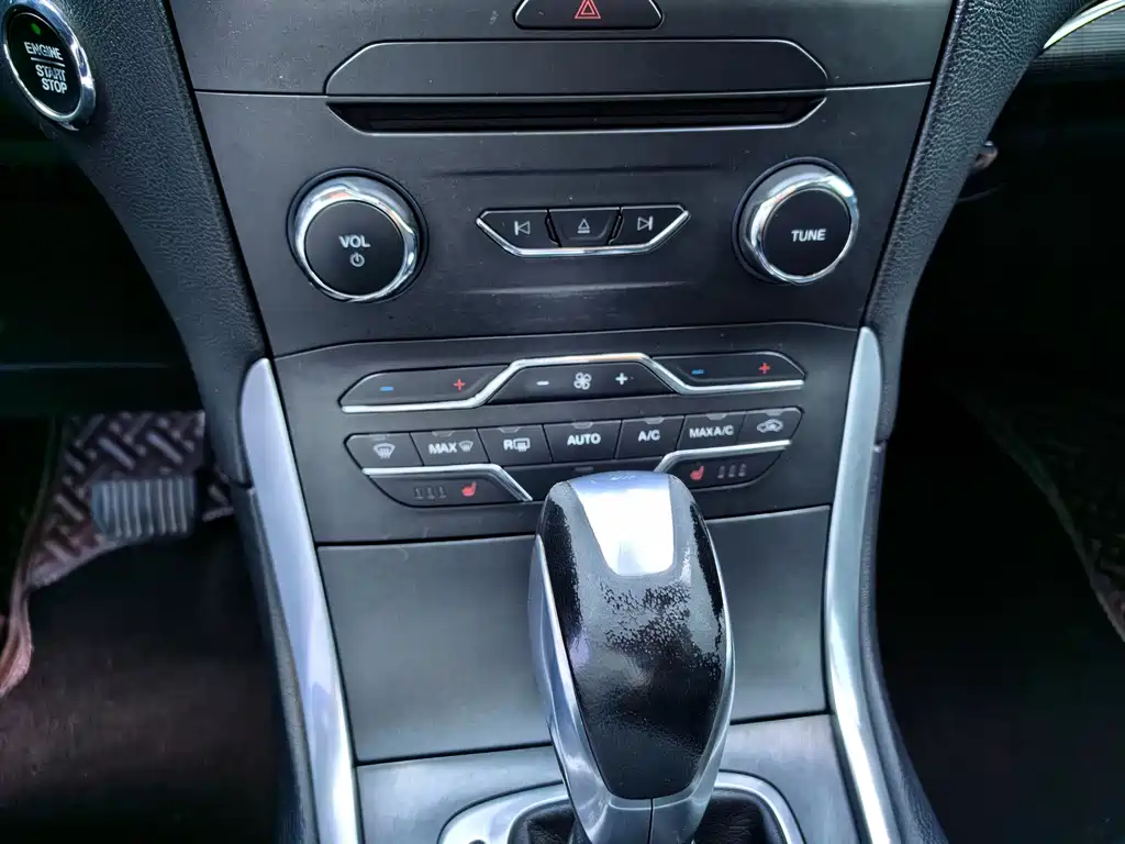 Ford Edge — миниатюра 12