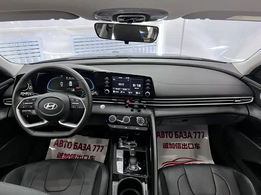 Hyundai Elantra — миниатюра 14