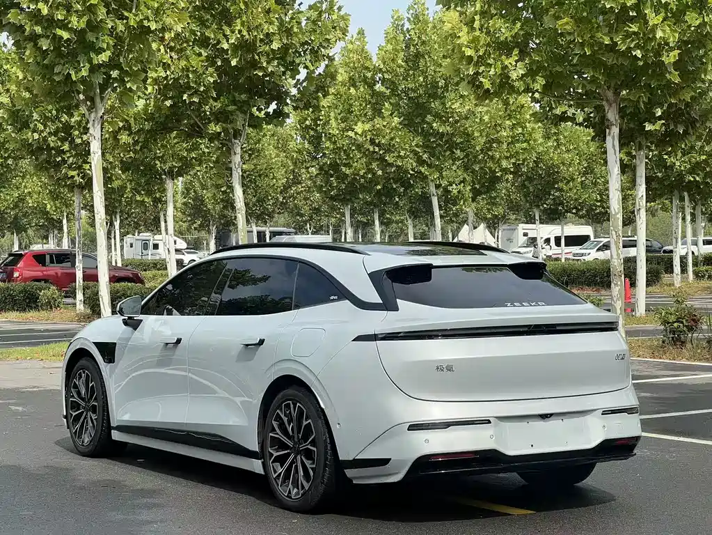 Zeekr 007GT — миниатюра 8