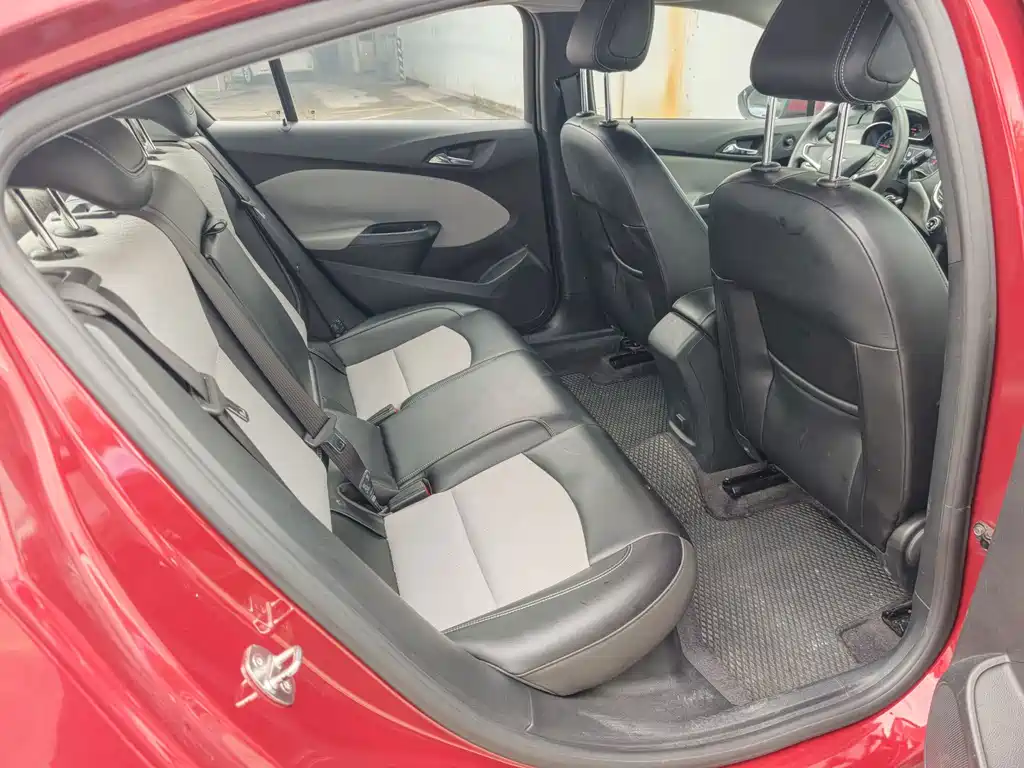 Chevrolet Cruze — миниатюра 18
