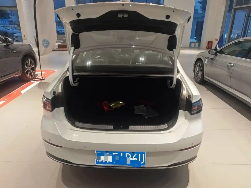 Volkswagen Sagitar — миниатюра 19