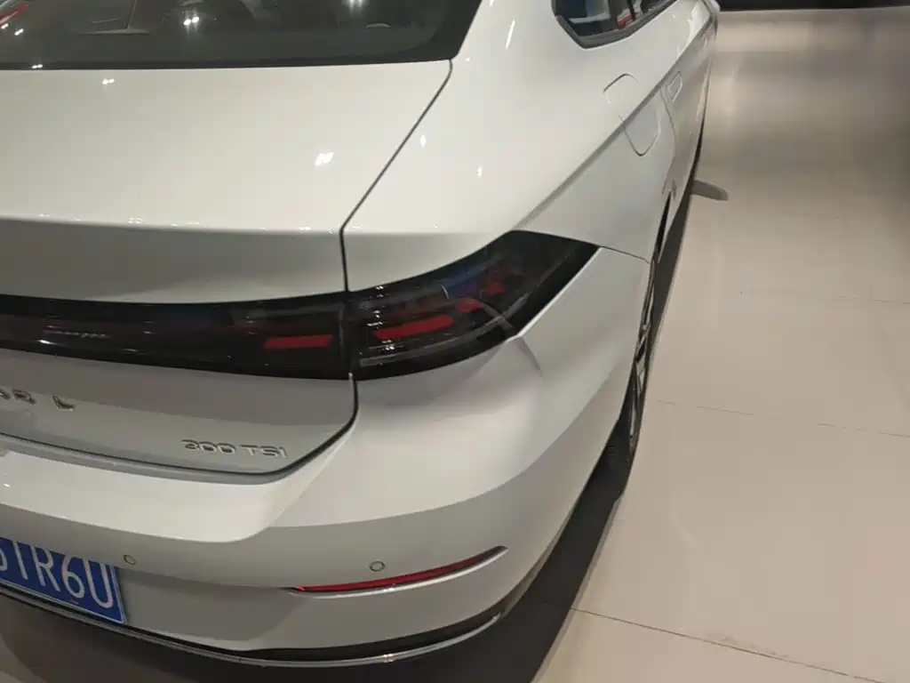 Volkswagen Sagitar — миниатюра 8