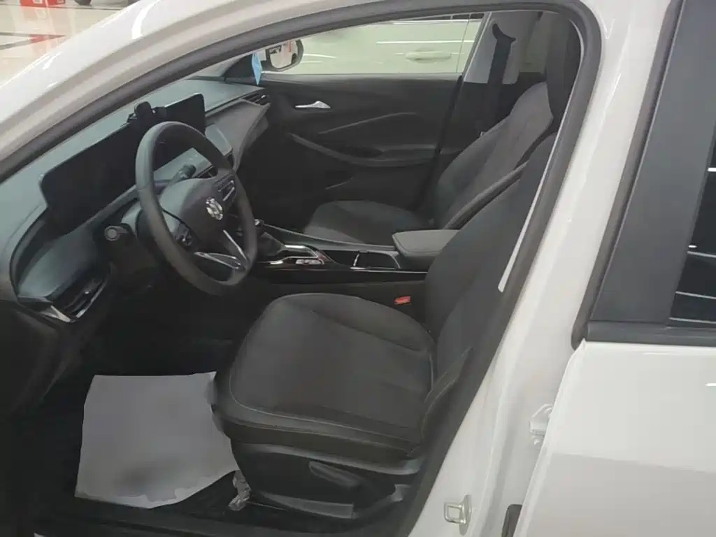 Buick Verano — миниатюра 15