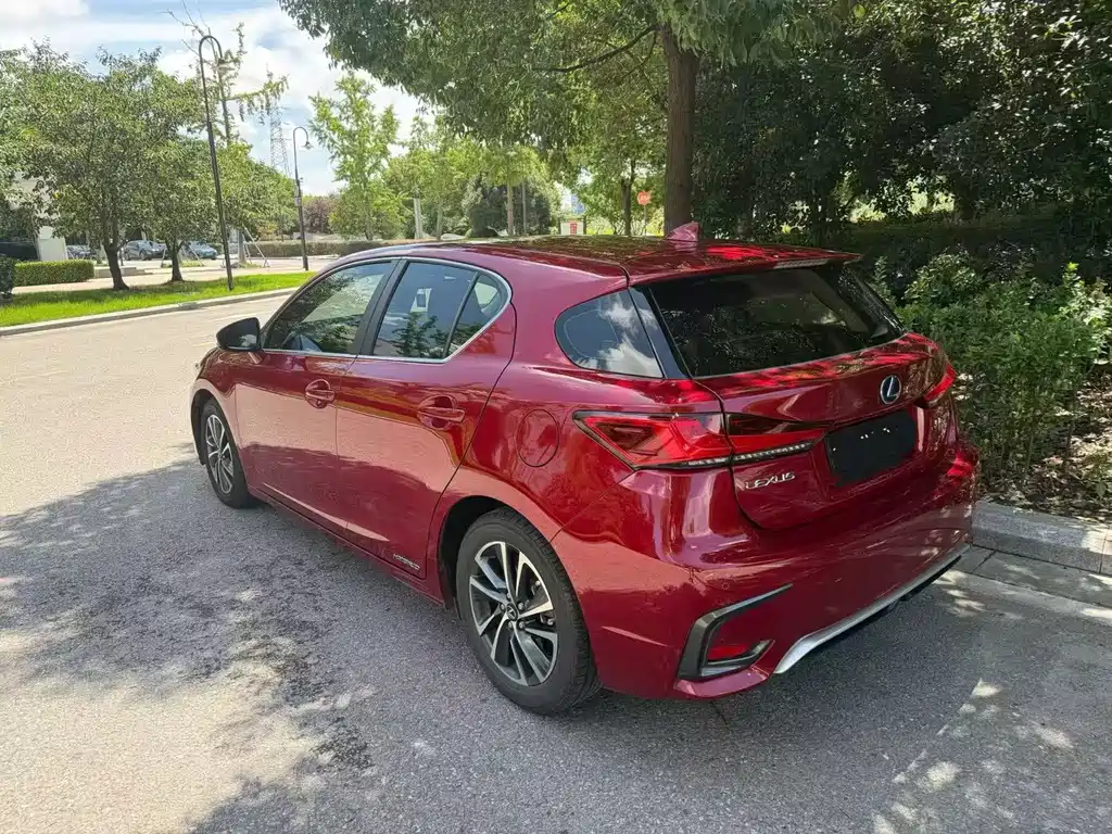 Lexus CT — миниатюра 3
