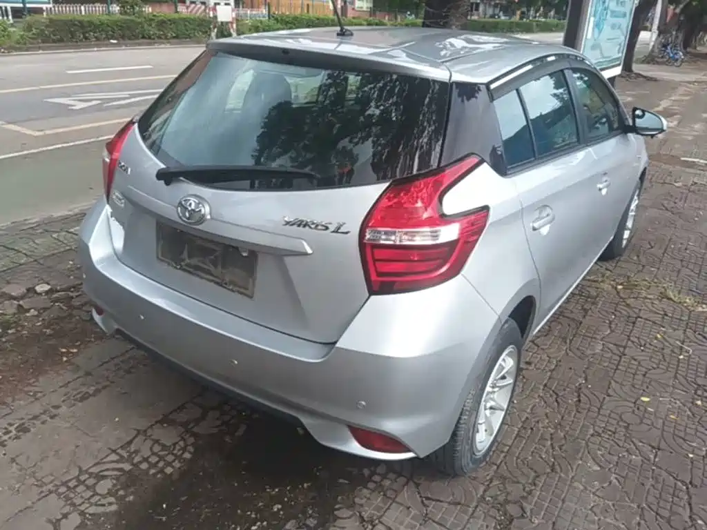 Toyota Yaris L — миниатюра 7