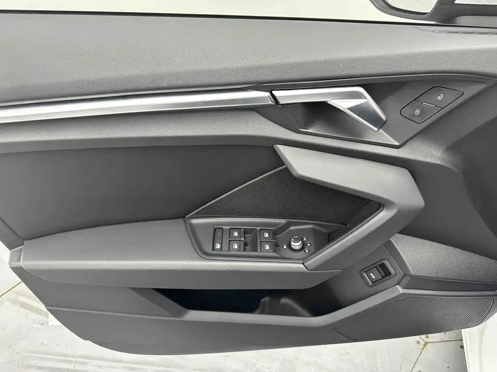 Audi A3 2022 — фото 11