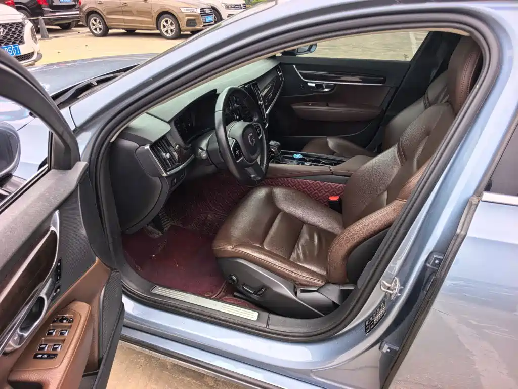 Volvo S90 — миниатюра 8