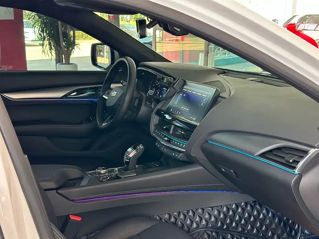 Cadillac CT5 — миниатюра 9
