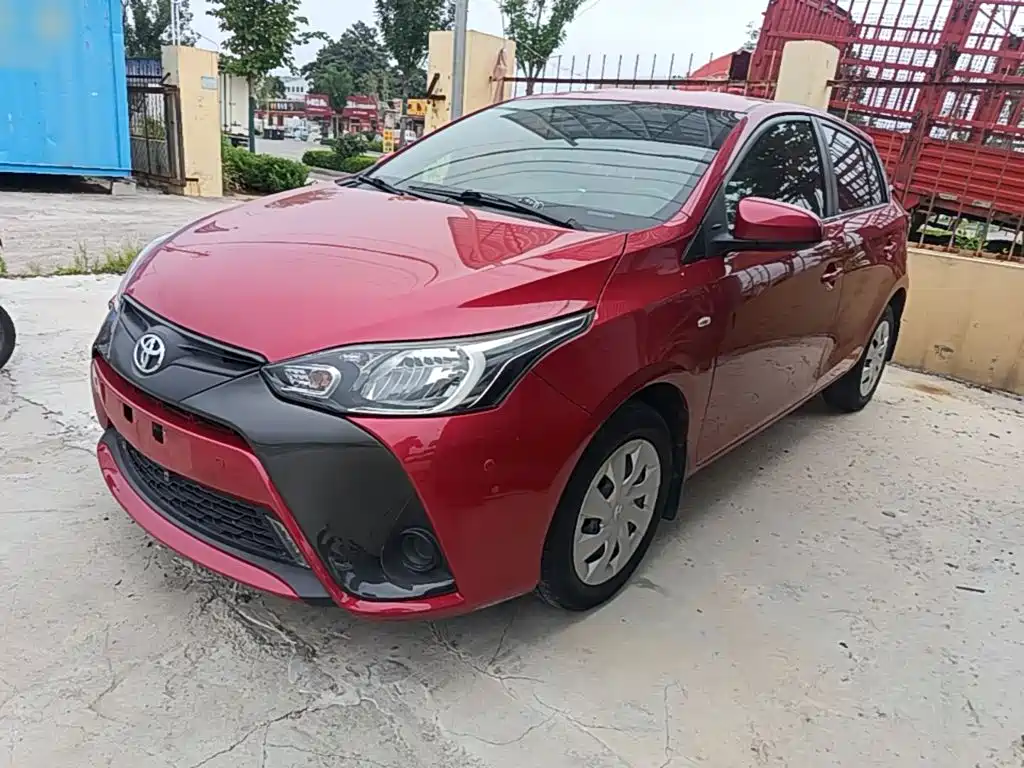 Toyota Yaris L — миниатюра 2