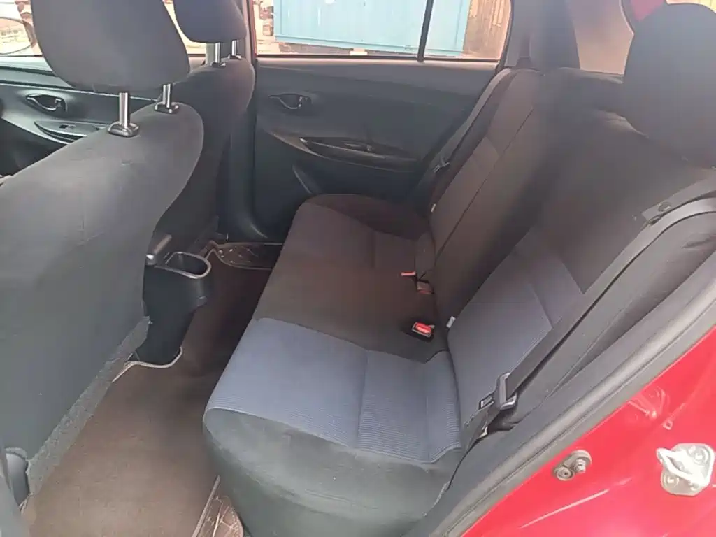 Toyota Yaris L — миниатюра 17