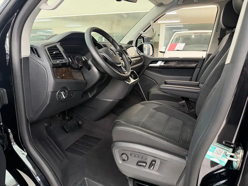 Volkswagen Multivan — миниатюра 8