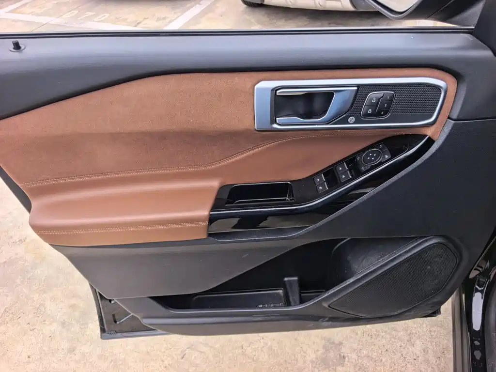 Ford Explorer — миниатюра 8
