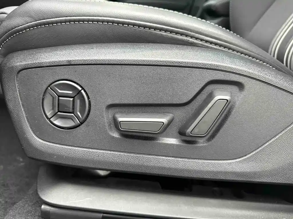 Audi A3 2023 — фото 12