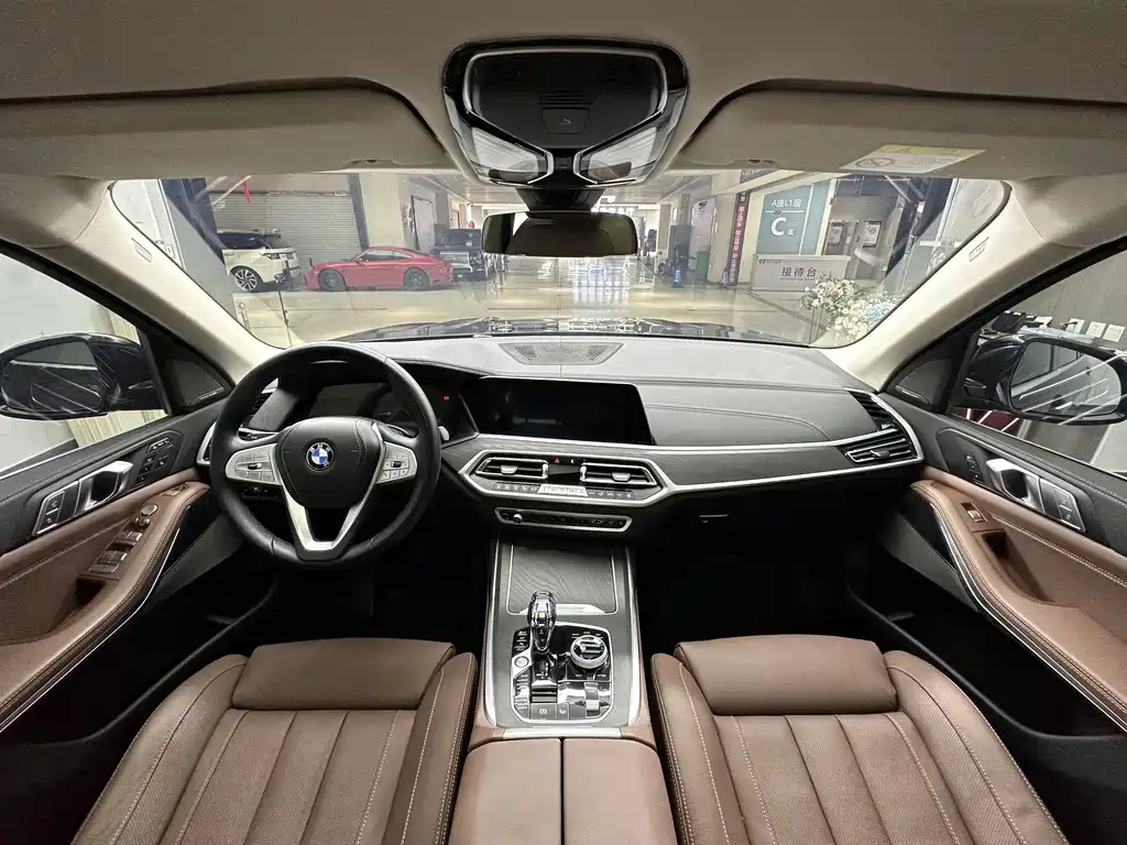 BMW X7 — миниатюра 9