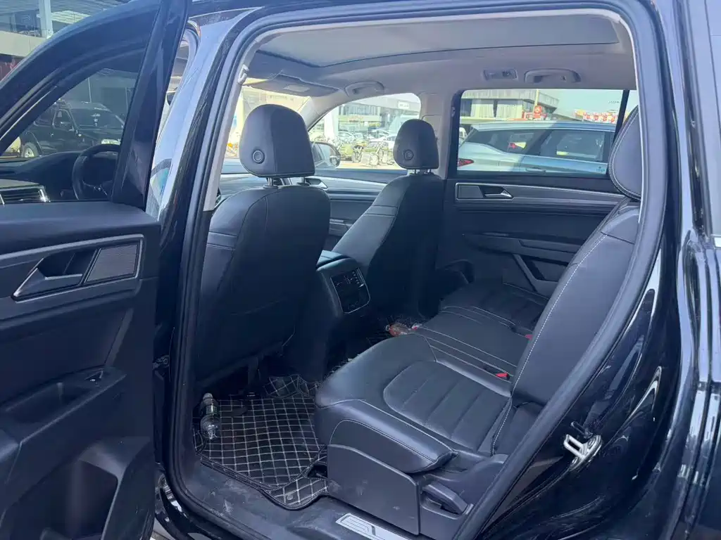 Volkswagen Teramont — миниатюра 4