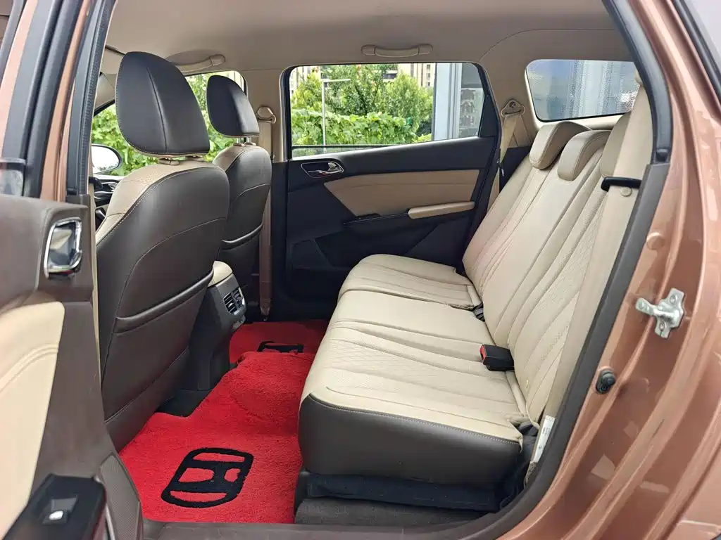 Baojun 310W — миниатюра 17