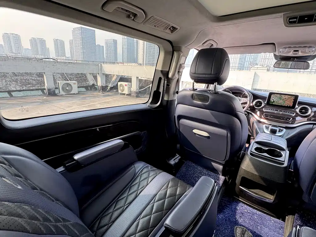 Mercedes-Benz V-Class V 2018 V 260 AMG Sport VI