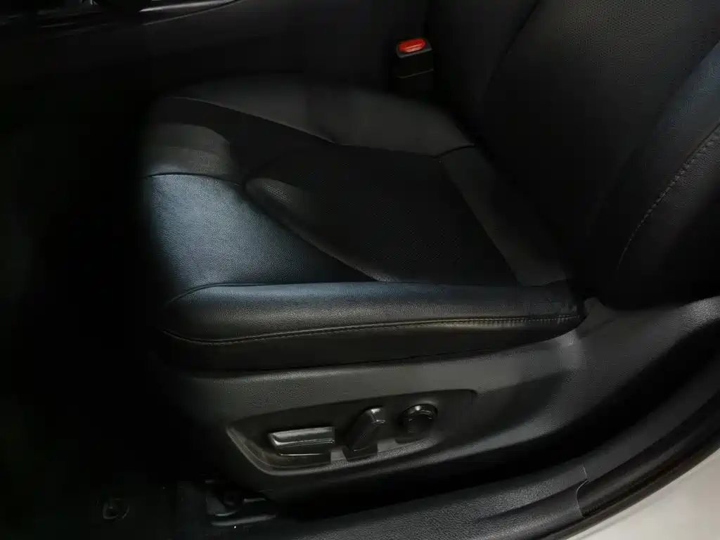 Toyota Camry — миниатюра 20