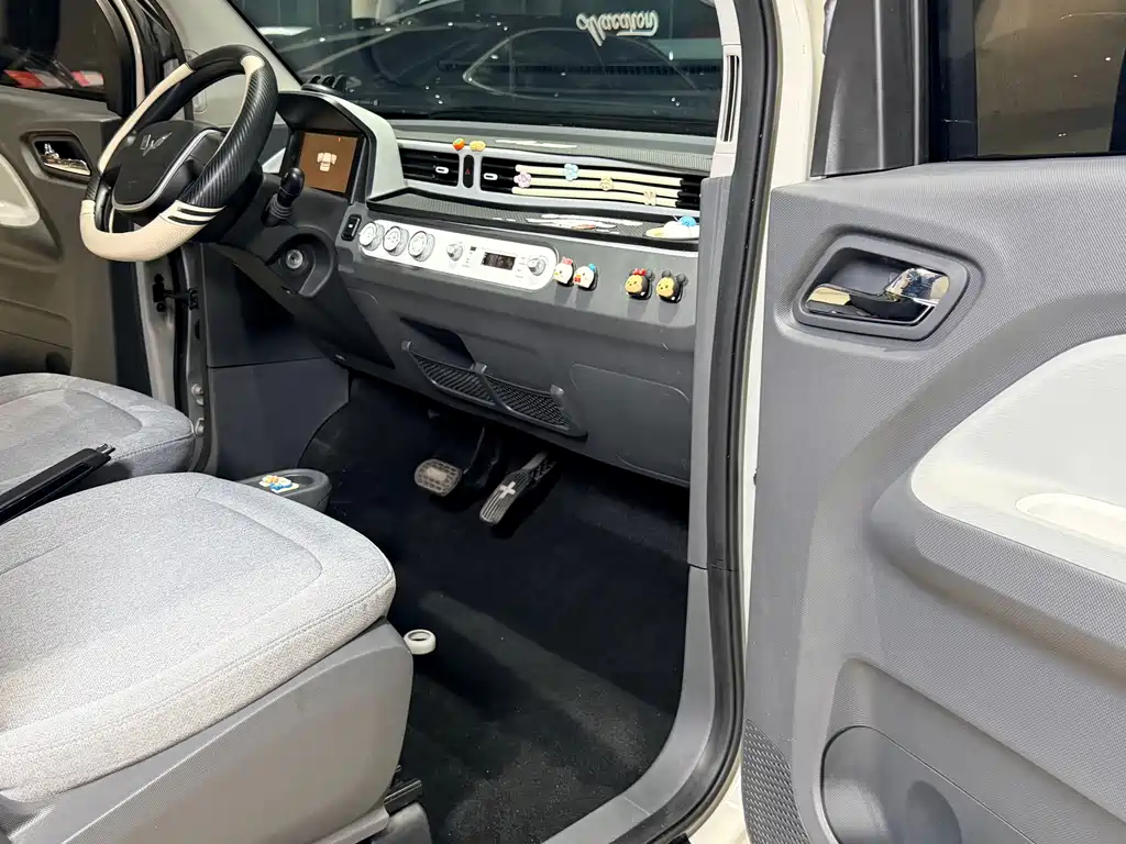 Wuling MINIEV — миниатюра 13