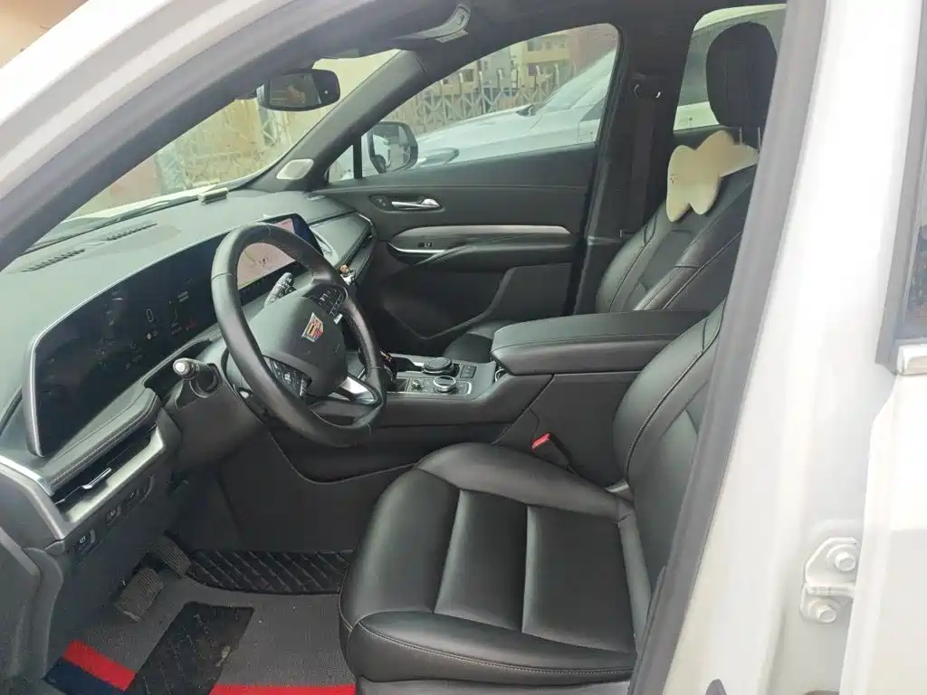 Cadillac XT4 — миниатюра 8