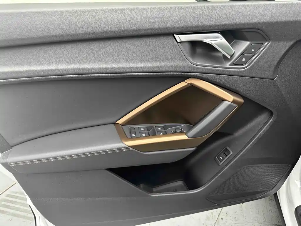 Audi Q3 2022 — фото 11