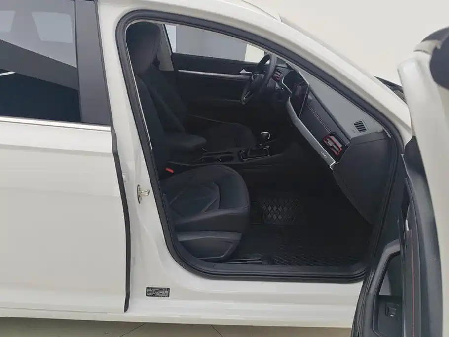 Volkswagen Lavida — миниатюра 8