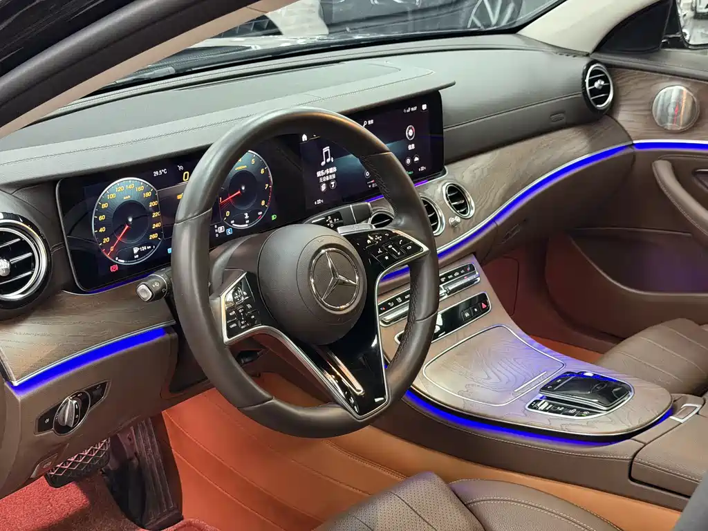 MERCEDES-BENZ E CLASS