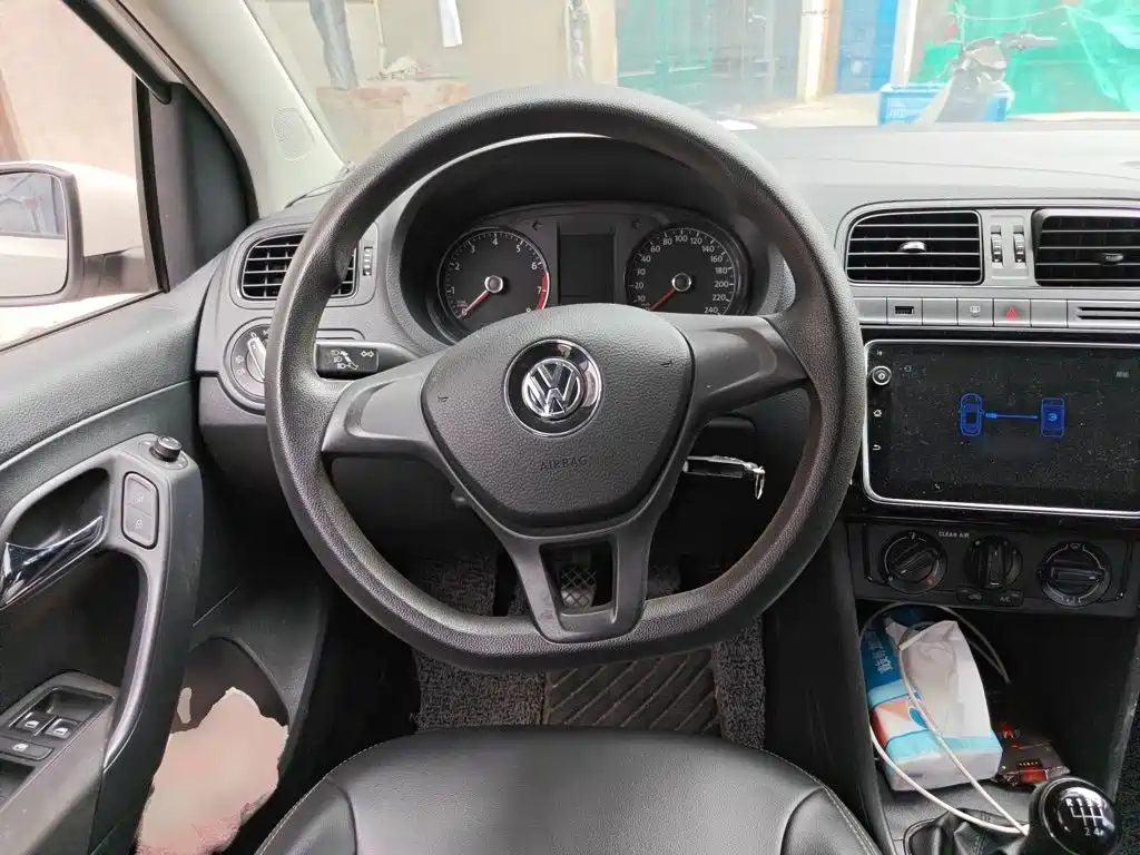 Volkswagen Polo — миниатюра 6