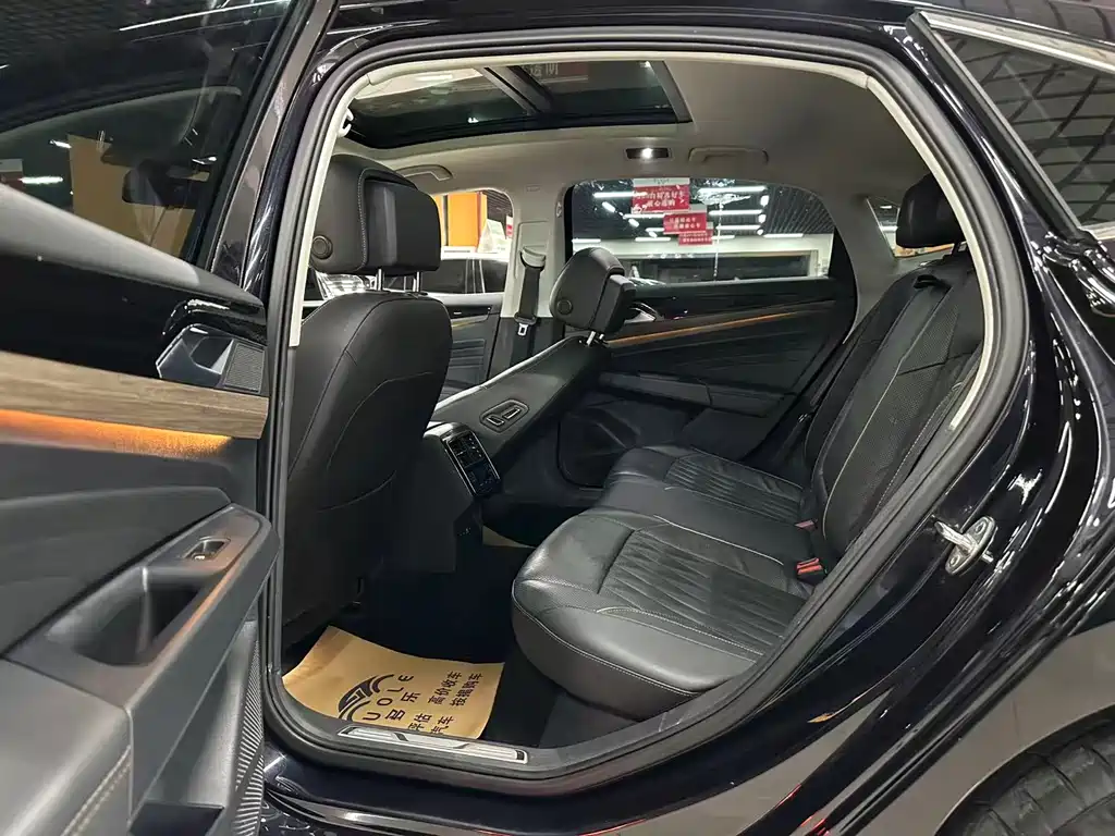 Volkswagen Passat 2020 330TSI Luxury VI