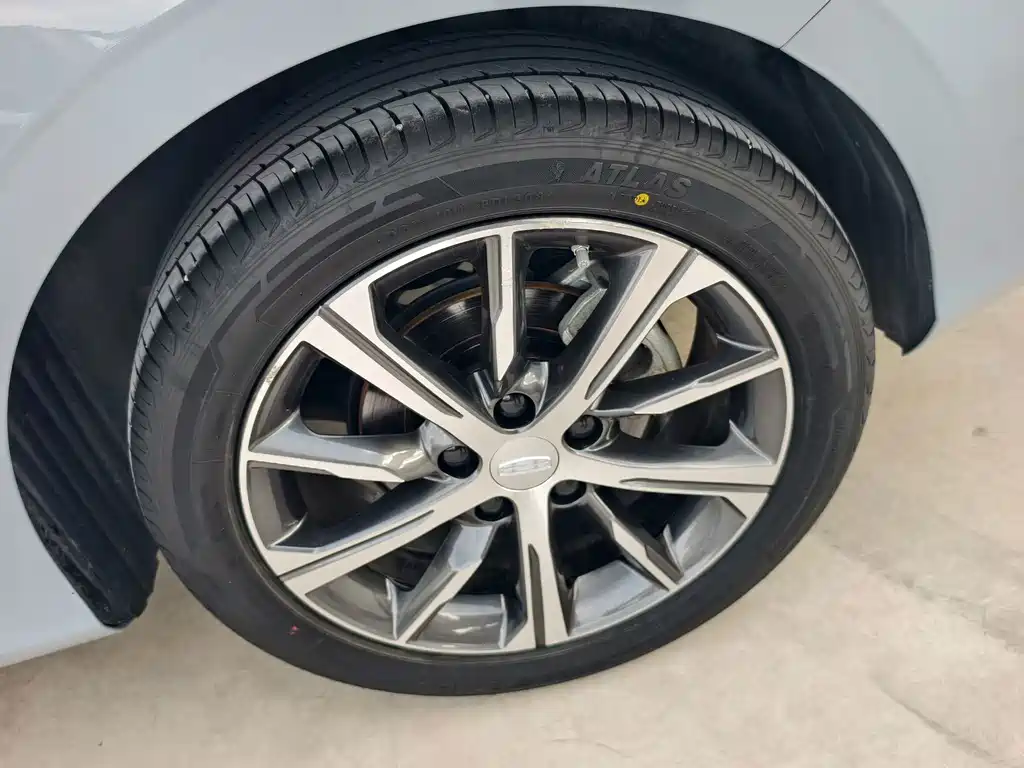 Geely Emgrand — миниатюра 11