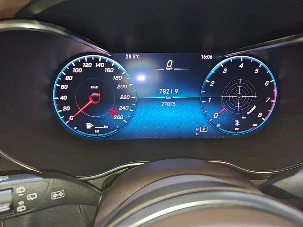 Mercedes-Benz GLC — миниатюра 12