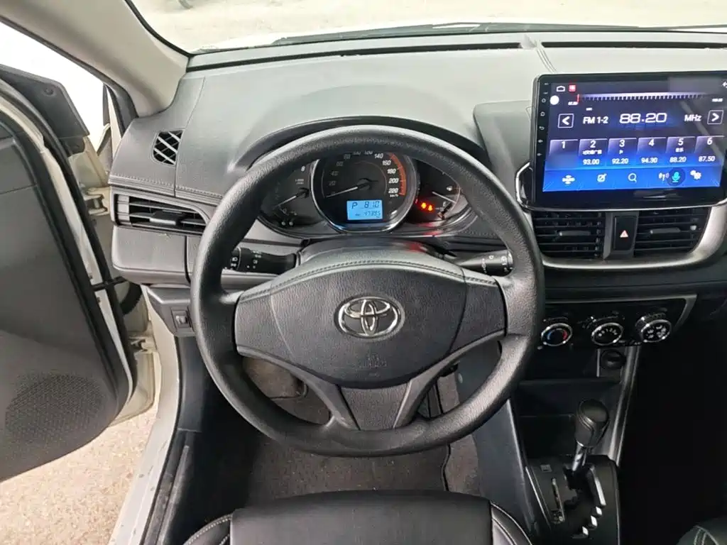 Toyota Yaris L — миниатюра 11