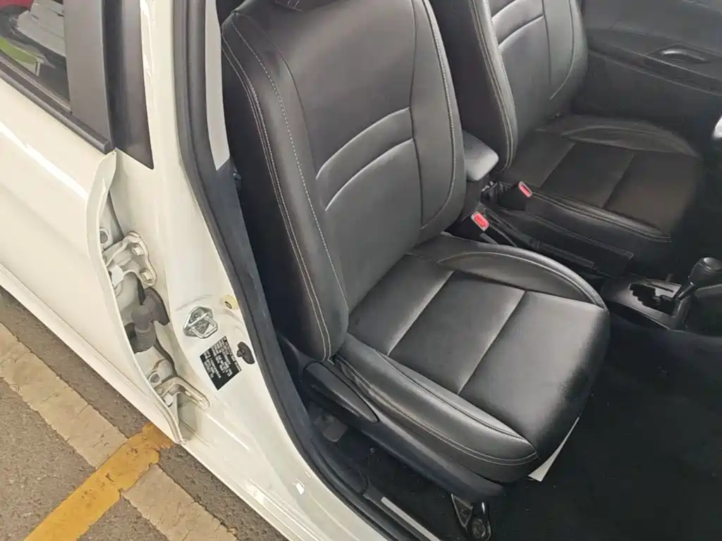 Toyota Yaris L — миниатюра 25